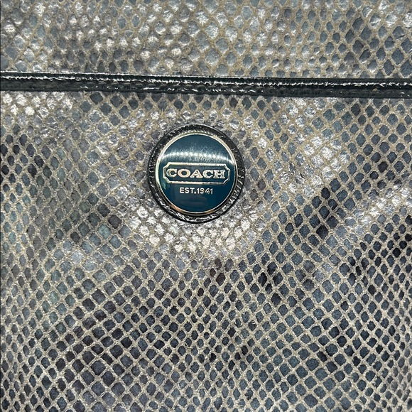 Coach Dark Blue Snakeskin Print Leather Detachable Strap Crossbody Bag Purse 🌺🌺 - Picture 3 of 10